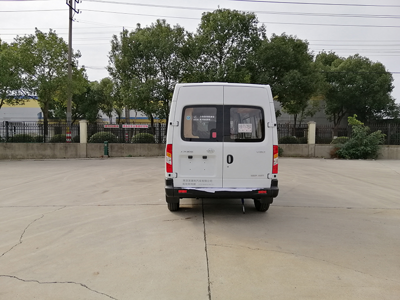 大通V80驗光、眼鏡車